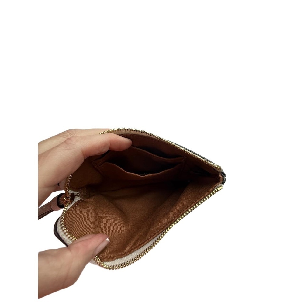 NWT Coach Womens 6 x‎ 4 Inches Beige Pebble Leather Wristlet Zip Closure - Picture 6 of 7